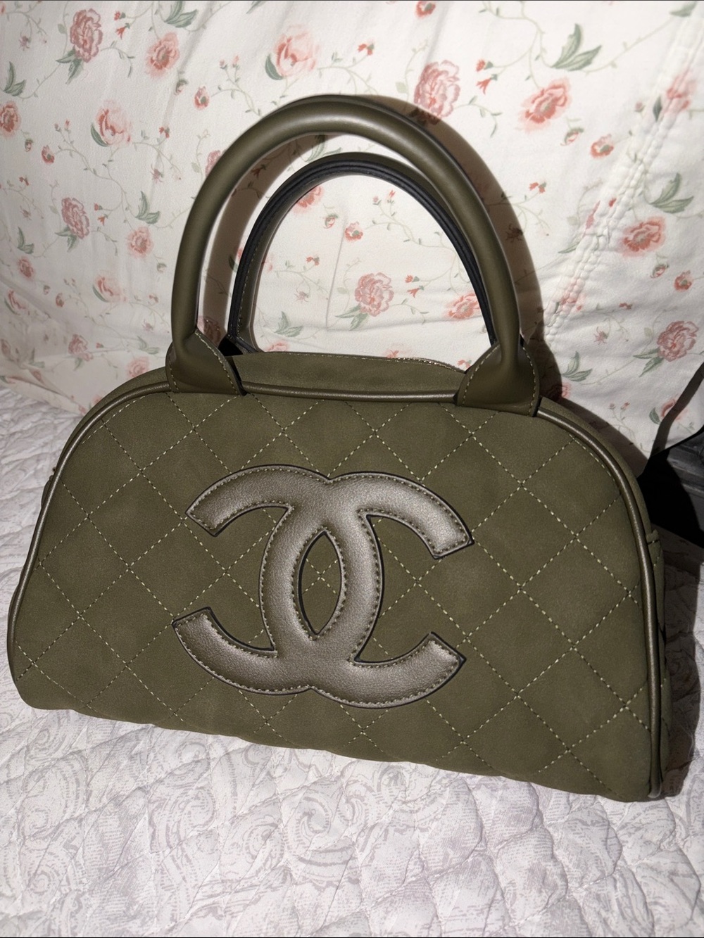 Crossbody bag inspired not authentic